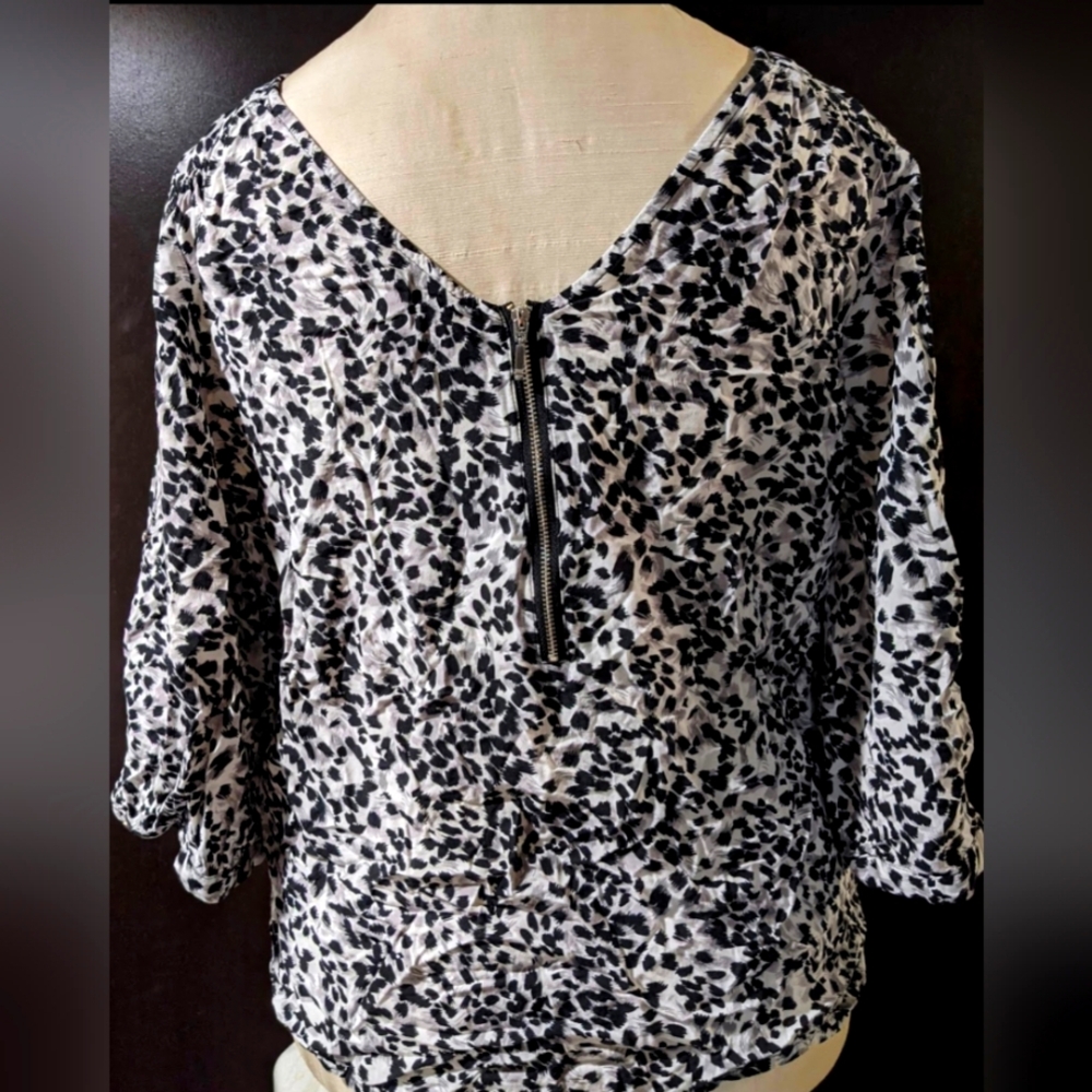 Abstract print dressy/casual top - size M